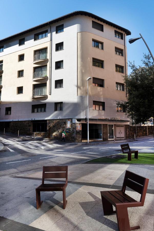 Aparthotel Iceberg Sant Julià de Lòria Esterno foto