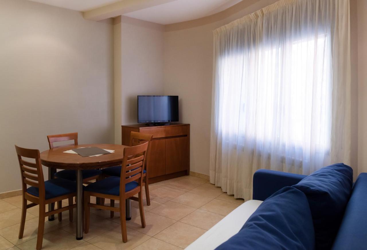 Aparthotel Iceberg Sant Julià de Lòria Esterno foto